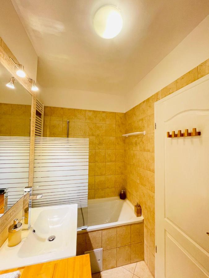 Apartman Peony Holló